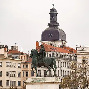 Dify Petit - Place Bellecour Appartement