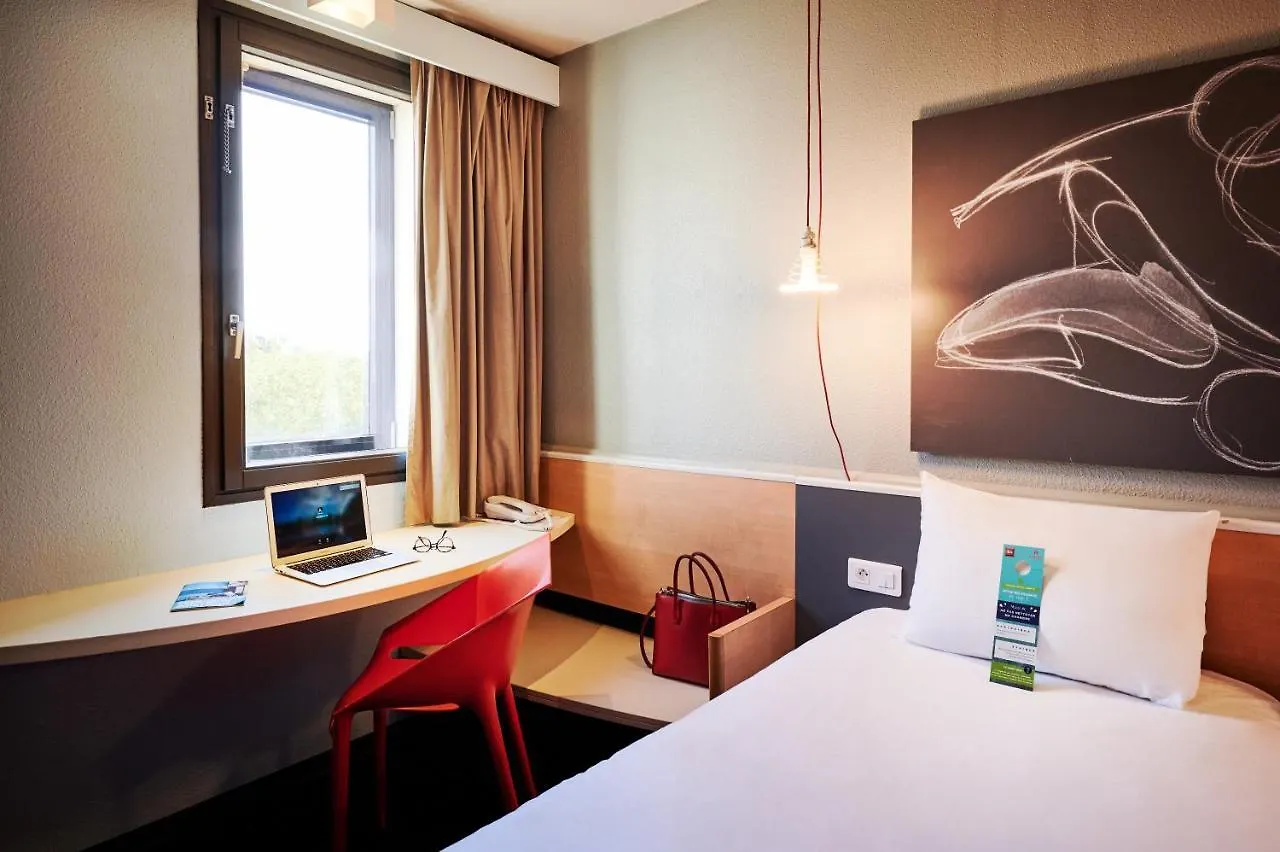 Ibis Lyon Gerland Musee Des Confluences France