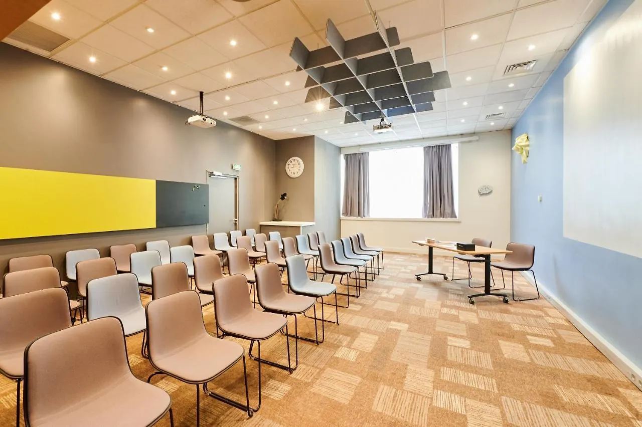 Hotel Ibis Lyon Gerland Musee Des Confluences