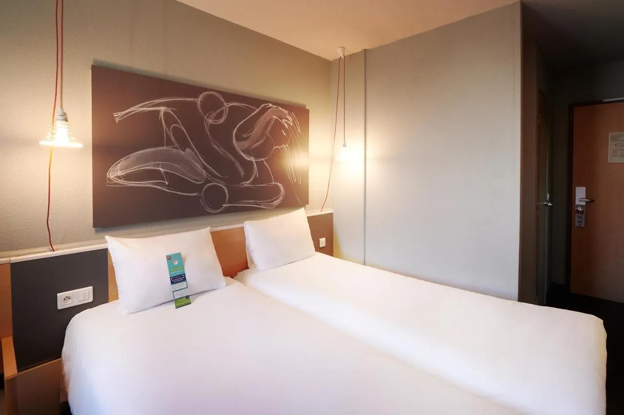 Ibis Lyon Gerland Musee Des Confluences Hotel